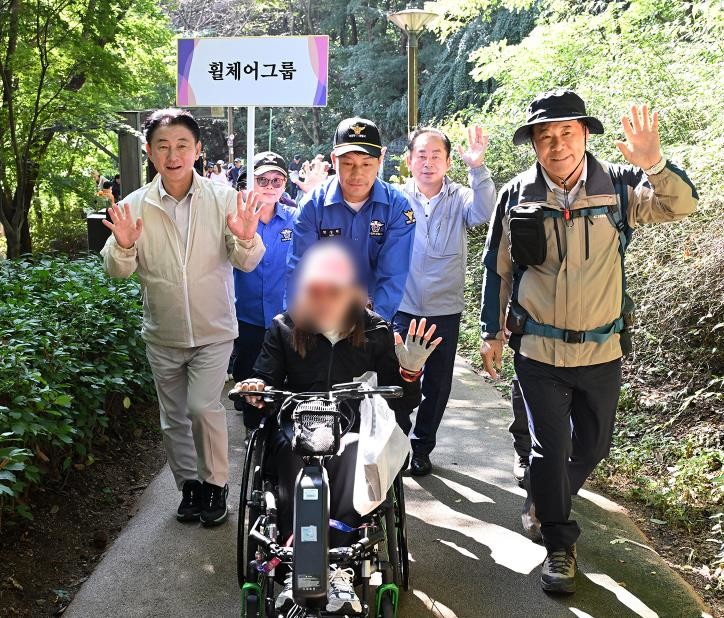 의정부시, 제13회 어울림 등반대회…장애인‧비장애인 함께한 동행의 발걸음