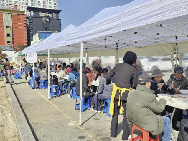 시흥시 월곶적십자봉사회, 지역 어르신 위한