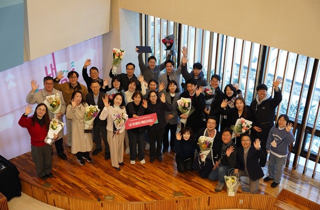 서울시, 서울런4050 우수사례 17...