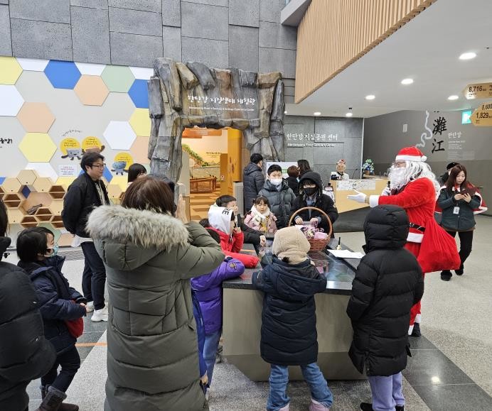 포천시 한탄강 세계지질공원센터, 연말...