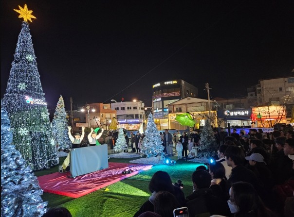 대경선 연계 왜관역 광장 ‘럭키칠곡 크리스마스 마켓’ 가족 나들이 명소로