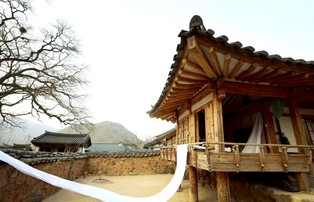 밀양 허씨고가, 130년 고택에서 음악·차·미술이 어우러지다