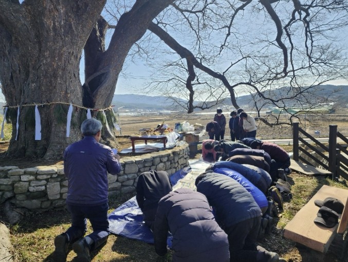 홍성군 갈산면 신촌리, 주민화합 당산...