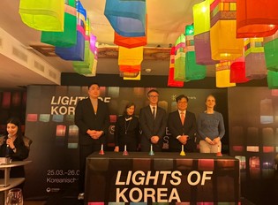 진주시, 독일 베를린에서 ‘한국의 빛-진주실크등’ 전시 개막… 한국 전통문화 알린다