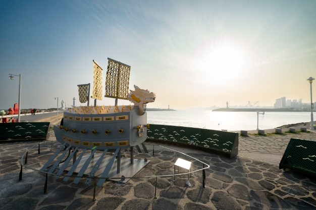 동구-HD현중, 상생협력 상징 ‘거북선’ 슬도에 띄었다